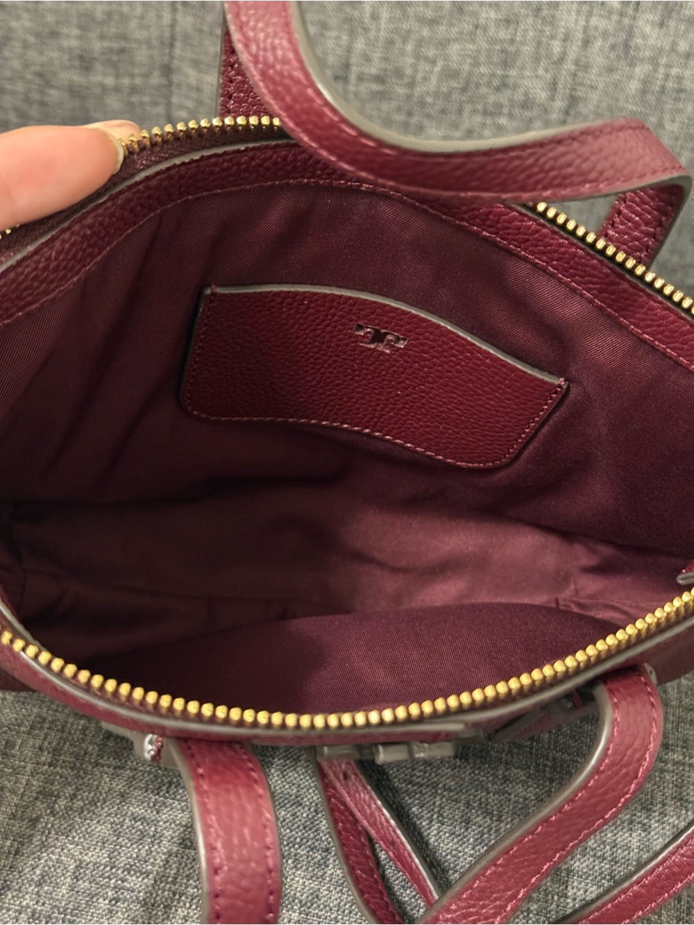 Tory Burch Small Pebbled Leather Satchel in Wine with Gold Hardware - Picture 4 of 4